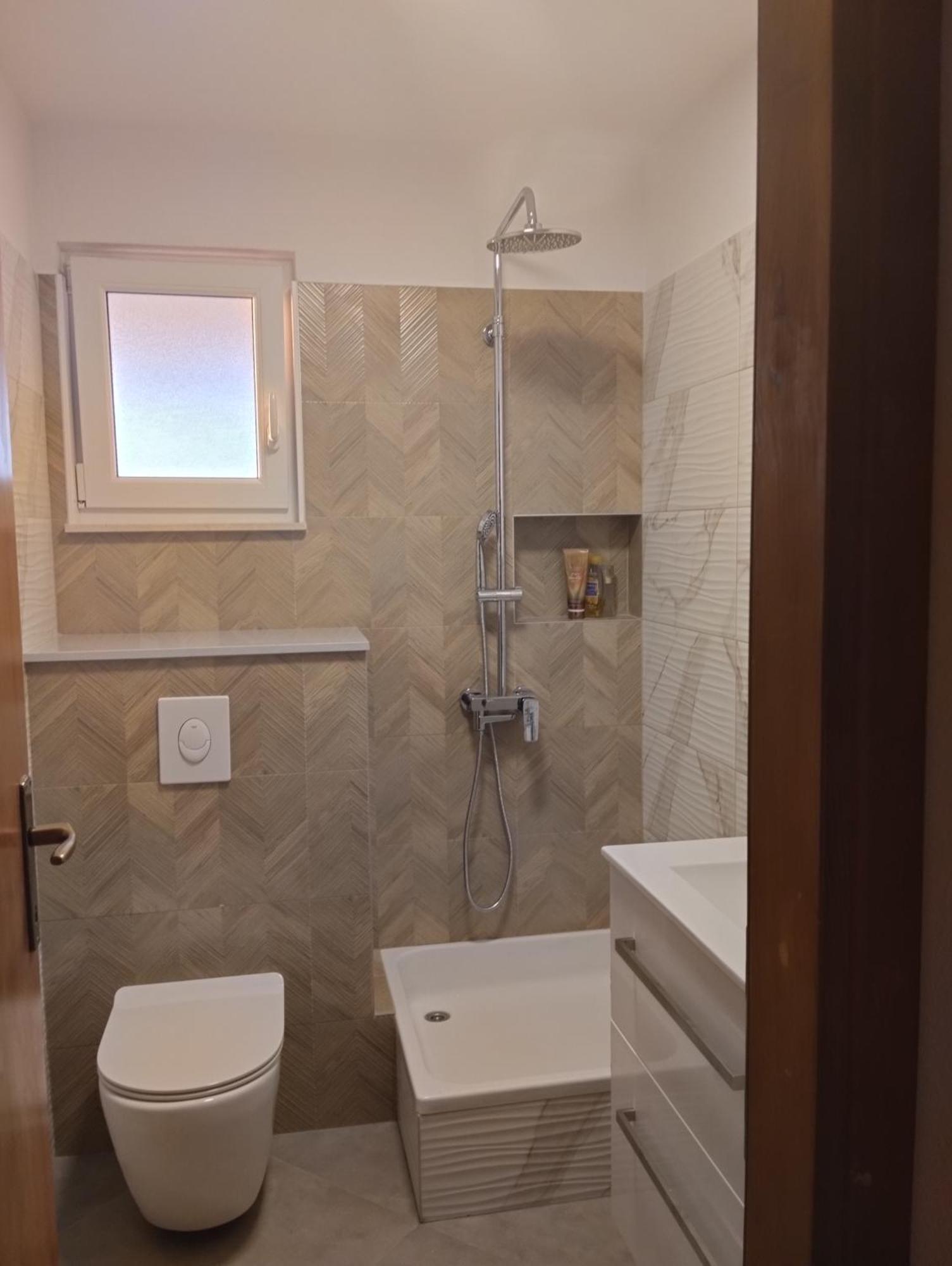 Nina Seaview Apartamento Baška Voda Exterior foto